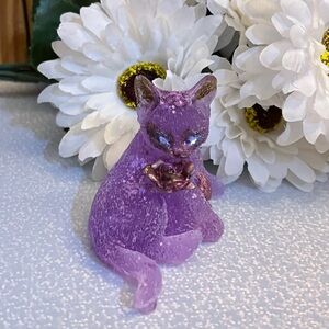 “Amethyst Paws” Handcrafted Resin Art